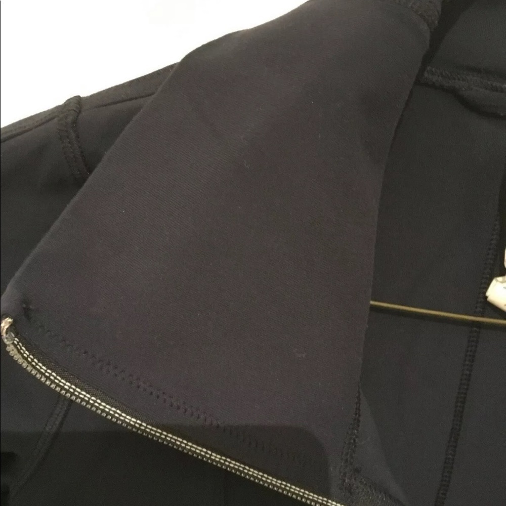 LULULEMON JACKET​​​​​​​ - Picture 7 of 8